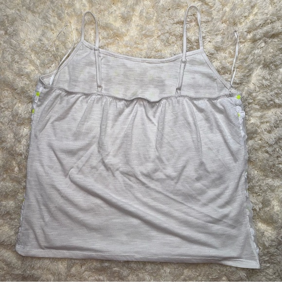 Floral Embroidered Women's Top - Picture 5 of 6